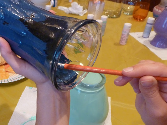How to paint glass vases