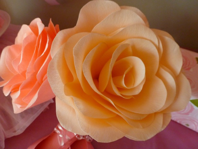 DIY crepe paper roses