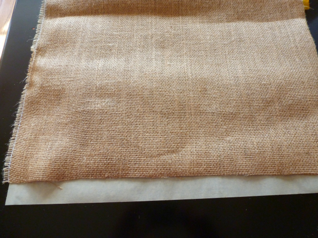 burlap-table-runner how-to-make-a-table-runner