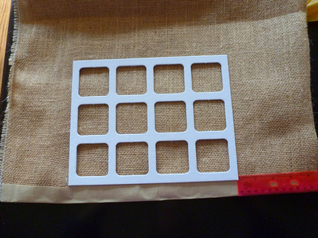 burlap-table-runner how-to-make-a-table-runner