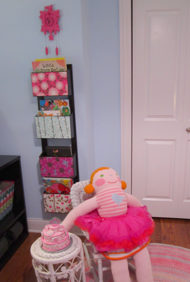 magazine-rack diy-book-shelf