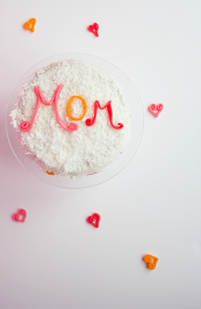 Mother's Day Cake Idea with Airheads candy #mothersdaycake #mothersdaydessert #airheads