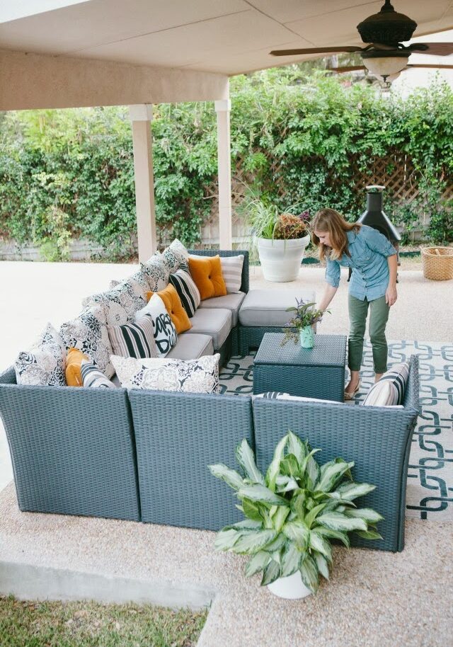 How to decorate your patio for fall #falldecor #patiodecor