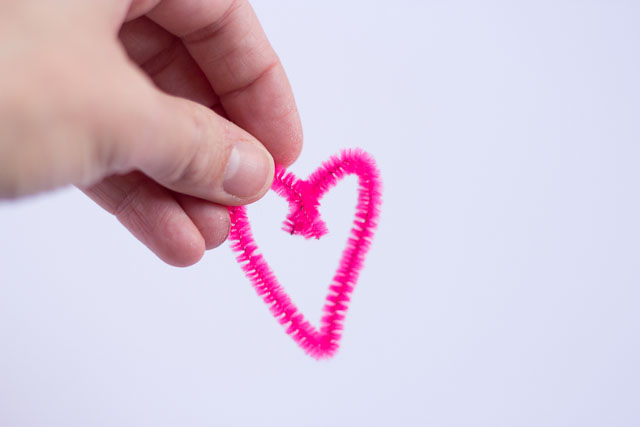 Valentine Heart Garland with Pipe Cleaners and Beads - Jinxy Kids