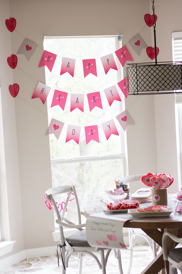 Happy Hearts Day party! Simple and sweet ideas for a kids' Valentine's Day party!