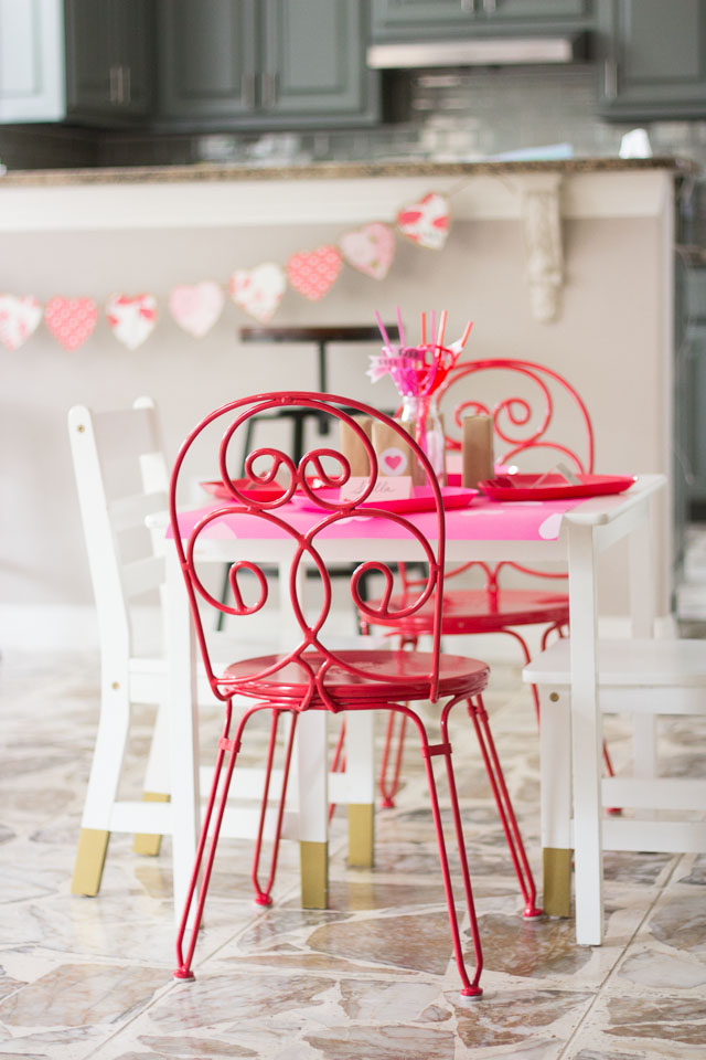 Simple and sweet ideas for a kids' Valentine's Day party!