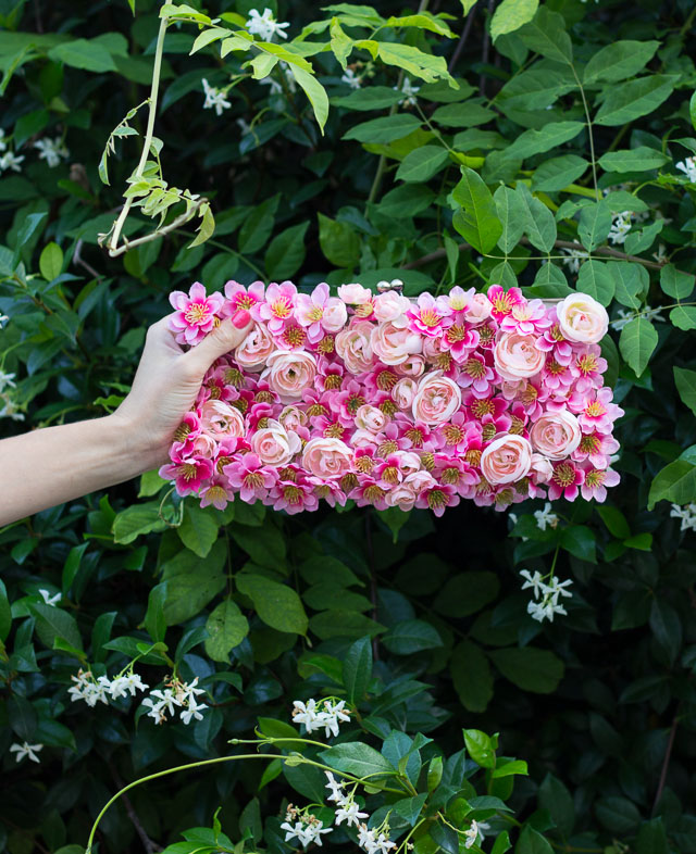 Purses with 2025 flowers on them