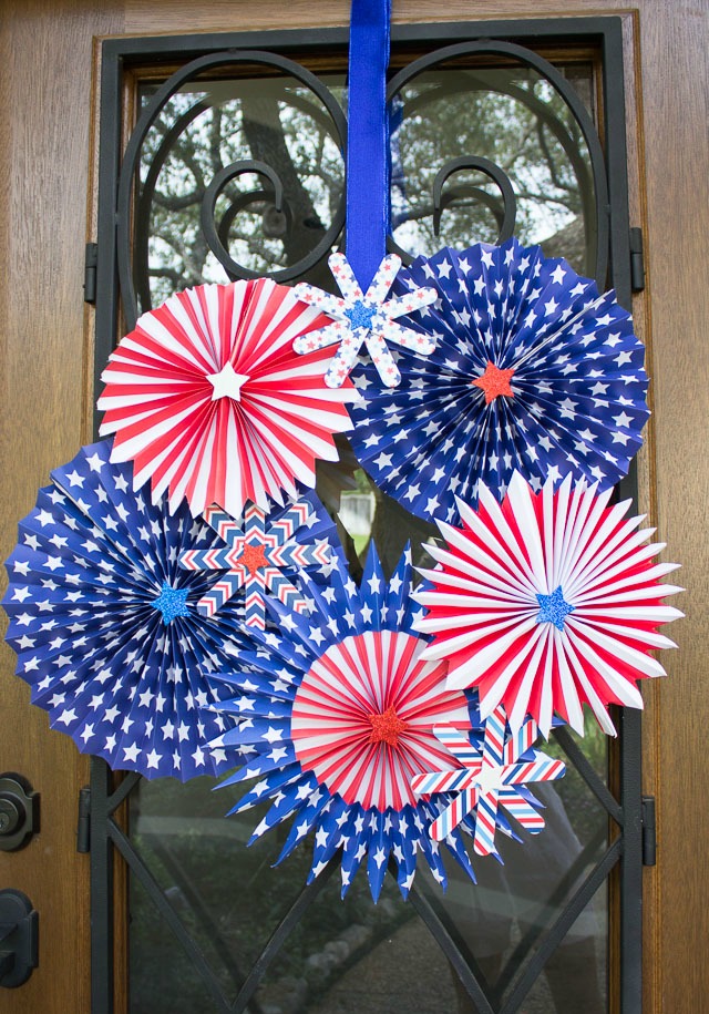 Patriotic Fourth of July Wreath with Paper Fans