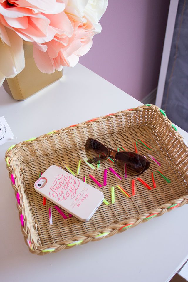 Love this basket decorated with yarn!