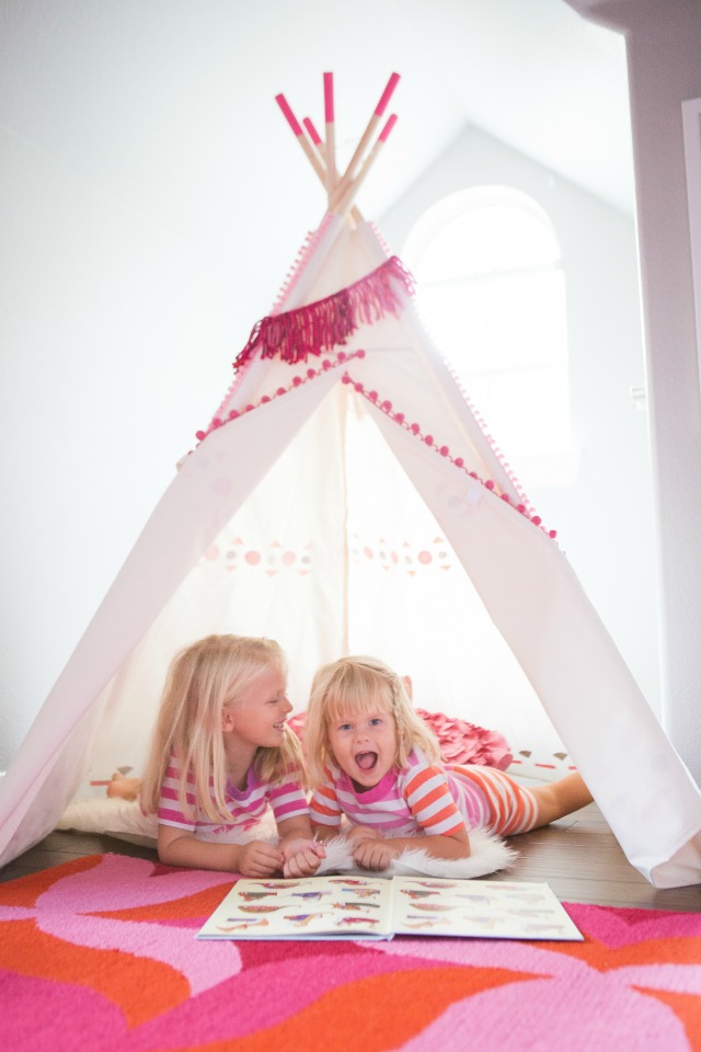 A sibling shared bedroom full of colorful details with Hayneedle.com || Design Improvised blog