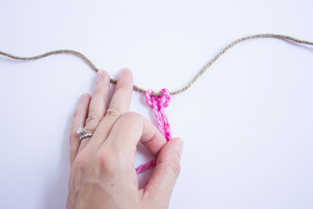 How to make a yarn garland || Design Improvised blog