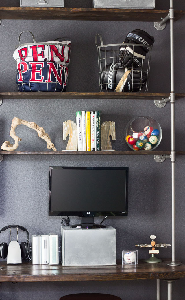 Super helpful tips and tricks for building industrial pipe and wood shelves || http://www.designimprovised.com
