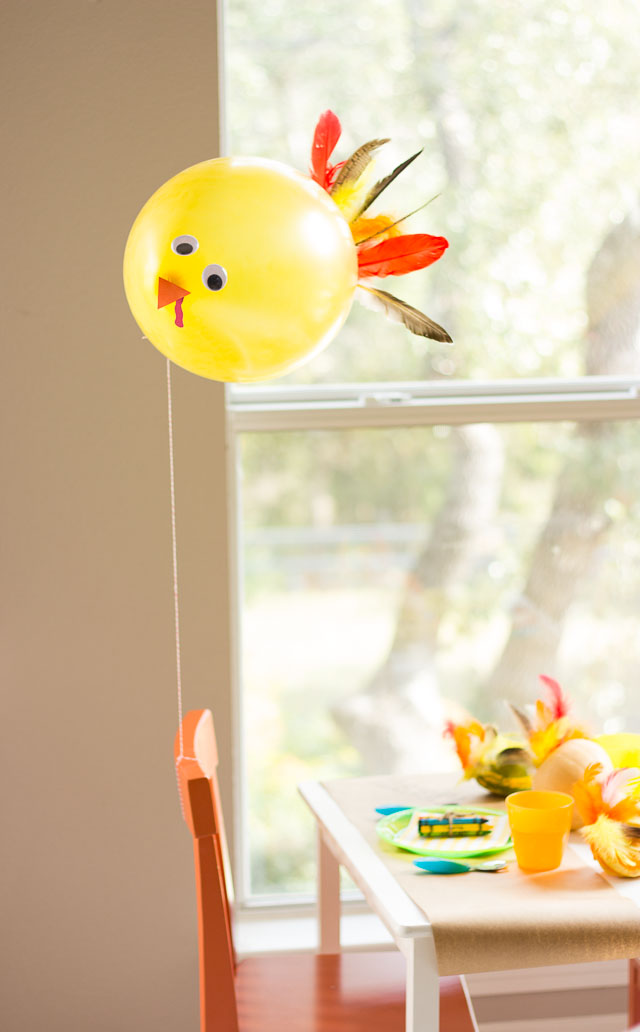 DIY Thanksgiving turkey balloons