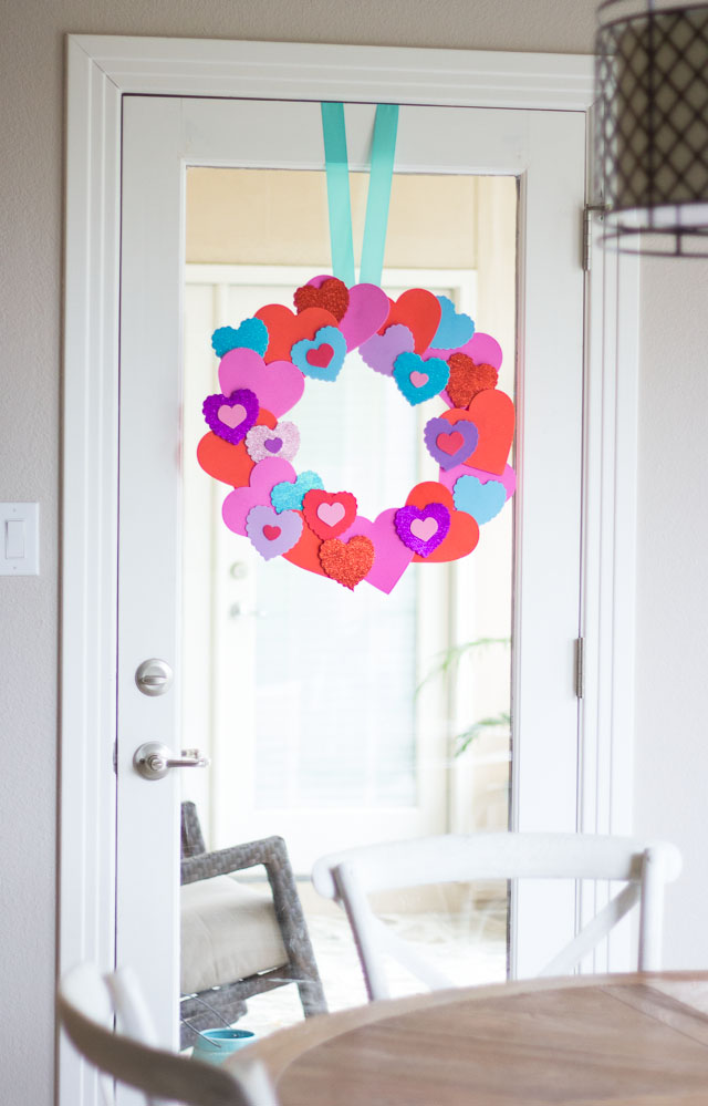 Valentine's Day heart wreath - made for under $15 from inexpensive foam hearts! || http://www.designimprovised.com