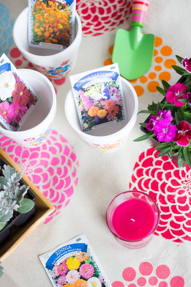 Invite your friends over to plant their first flowers of the spring season by holding a potting party! #feelglade
