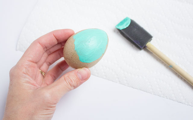 Stenciled Easter Eggs - use Martha Stewart adhesive stencils to create these super sweet Easter eggs!