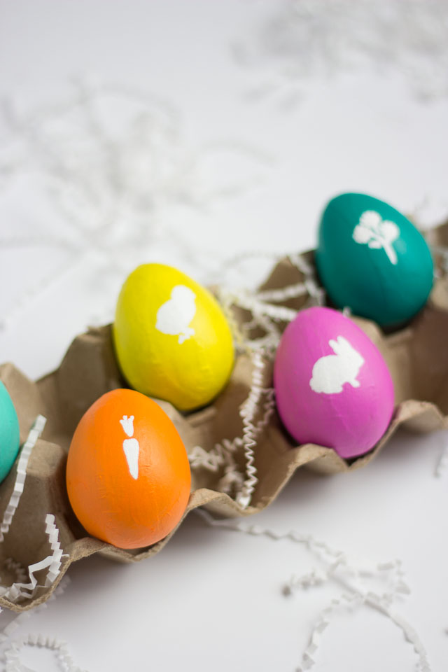 Stenciled Easter Eggs - use Martha Stewart adhesive stencils to create these super sweet Easter eggs!