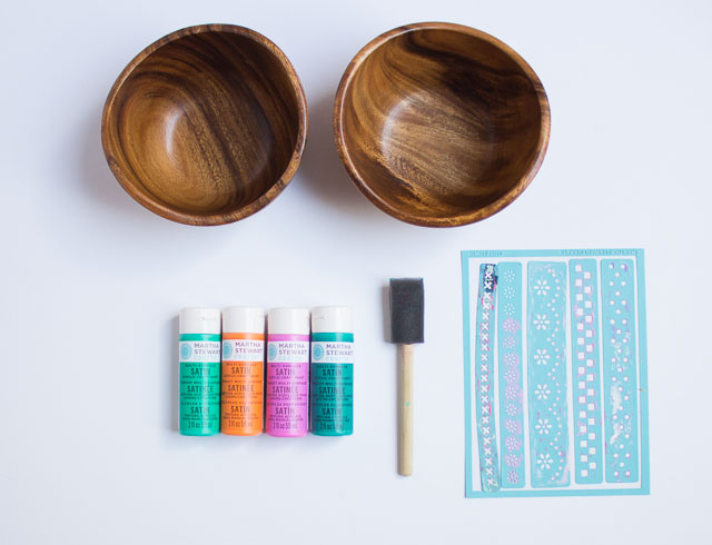 Thrifty DIY: Painted Wood Bowls