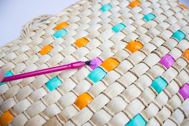 Thrifty DIY: Painted Straw Tote Bag - Design Improvised