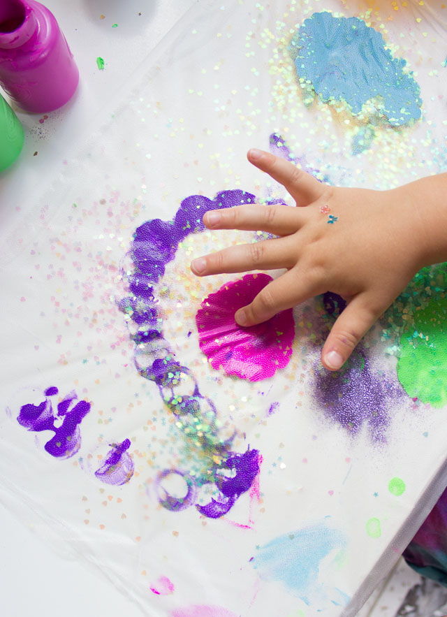 A Glitter-Filled, Mess-Free Kids Craft with Glad Press’n Seal