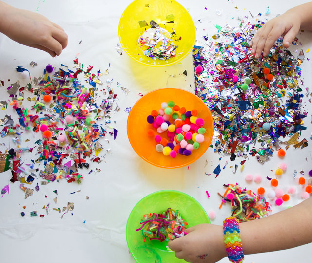 A Glitter-Filled, Mess-Free Kids Craft with Glad Press'n Seal