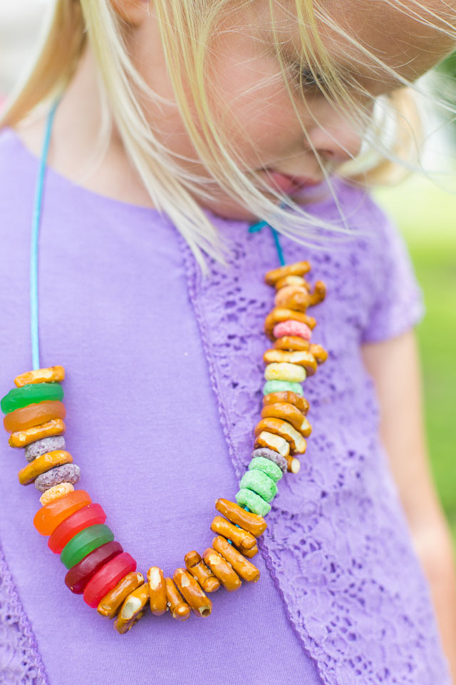 How to make candy snack necklaces #candynecklaces #snacknecklaces