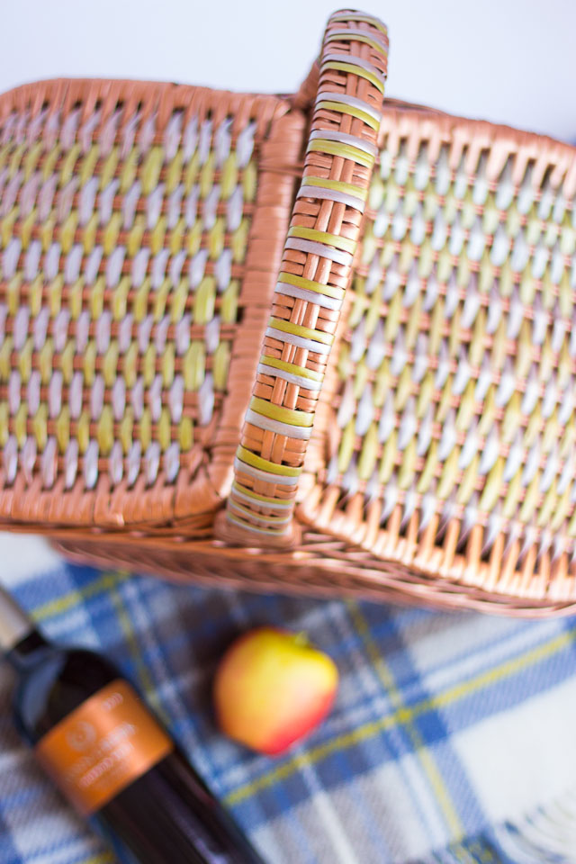 Give a plain wicker picnic basket a mixed metallic makeover!