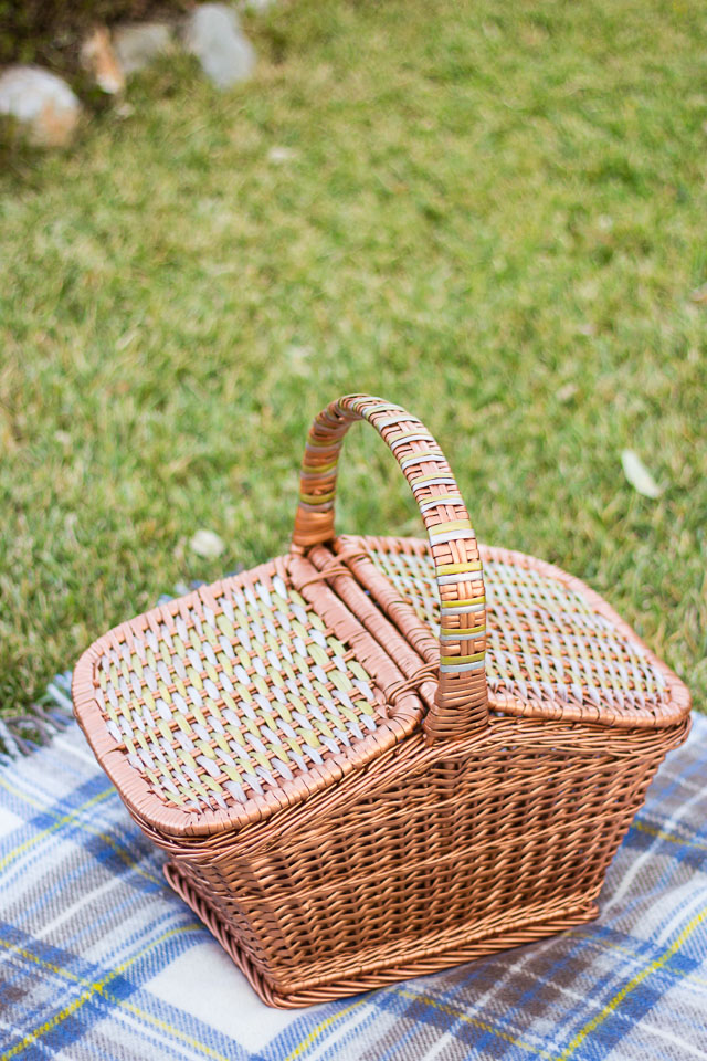 Give a plain wicker picnic basket a mixed metallic makeover!