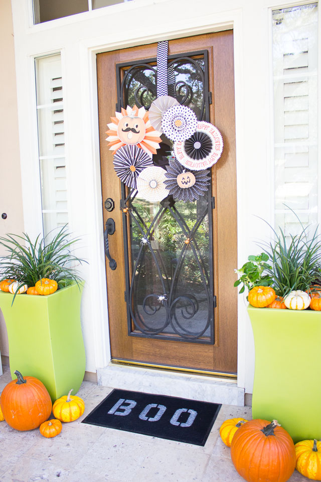 5 Steps to a Spooky Halloween Front Porch!