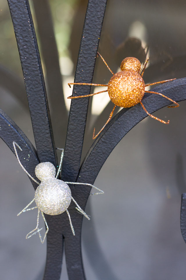 5 Steps to a Spooky Halloween Front Porch!