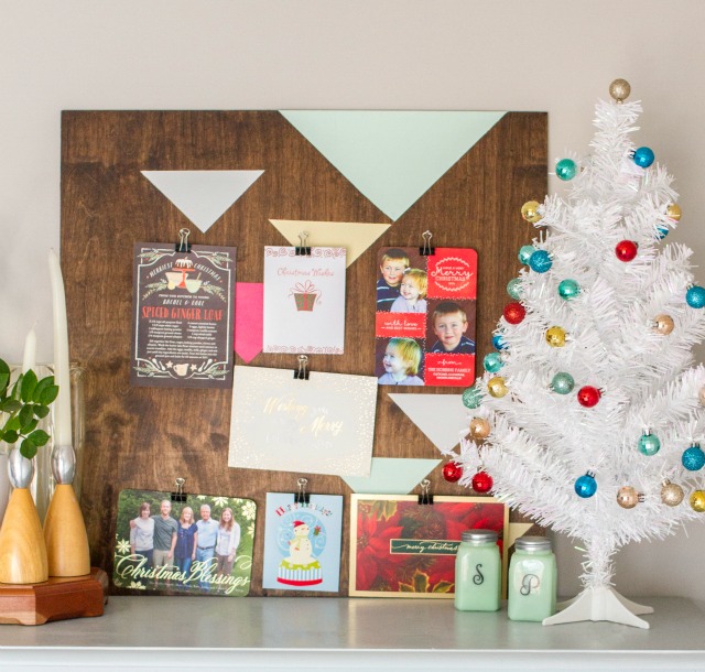 DIY geometric painted christmas card holder DIY geometric painted christmas card hold