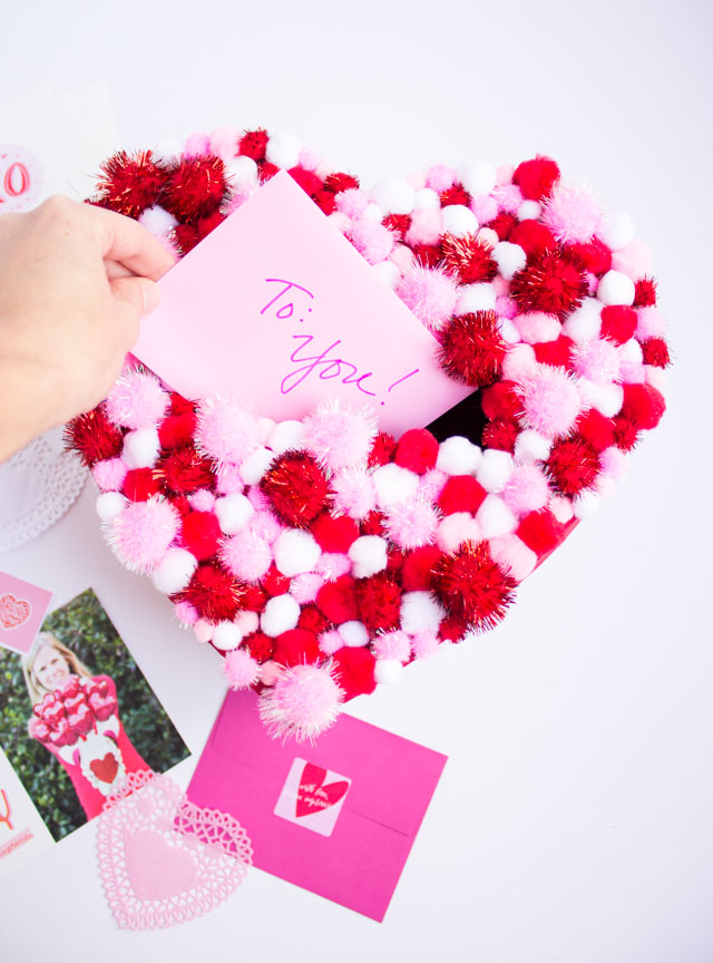 Make your own Valentine box with pom-poms! DIY pom-pom Valentine holder box