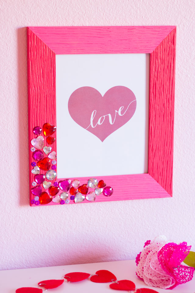 DIY Valentine Jewel Picture Frame - Design Improvised