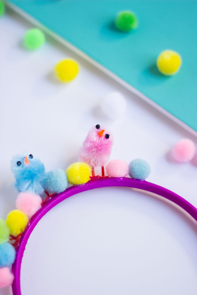 The cutest kids Easter headbands made from baby chicks and pom poms!