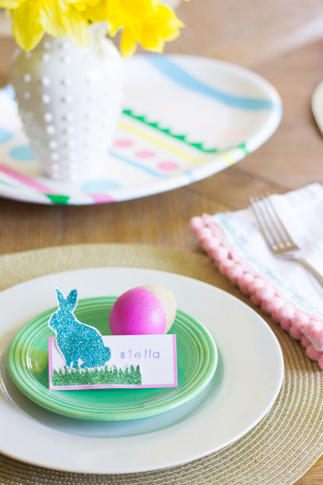 Such a sweet idea for Easter table decorations!