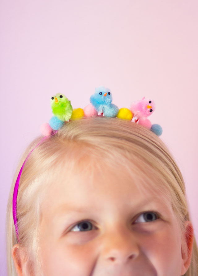 These baby chick headbands are the perfect craft for an Easter party or egg hunt!