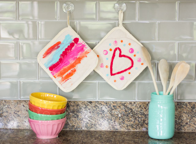 Easy DIY Pot Holders Tutorial for Tweens and Teens - That Kids' Craft Site