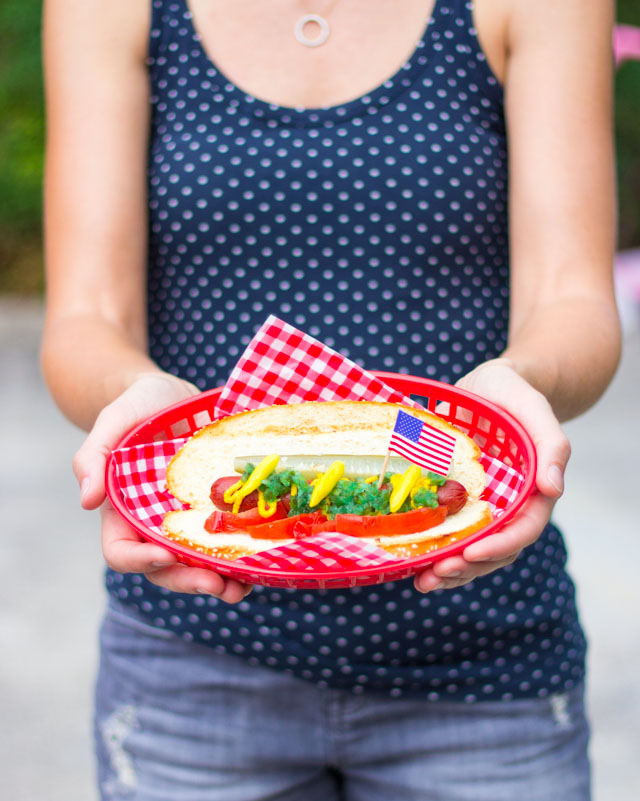 Host a backyard BBQ for your 4th of July party with these simple ideas!