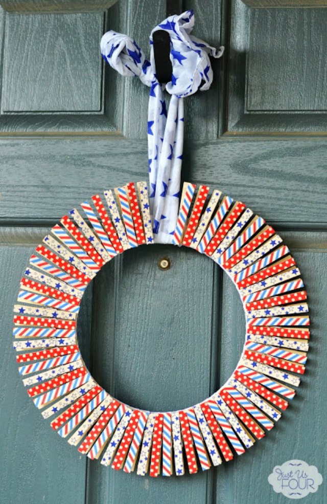 Love this washi tape wreath for the 4th of July!