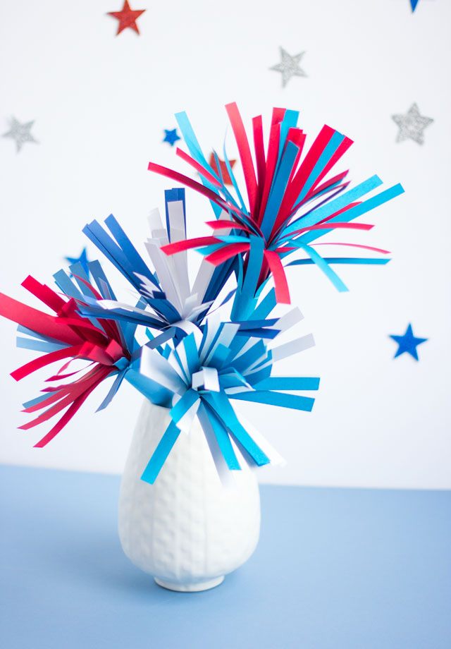 DIY fireworks bouquet - a patriotic 4th of July decoration you can make from paper!