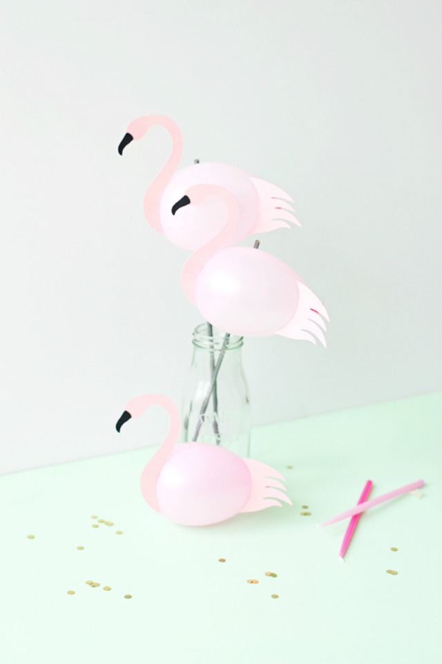 Flamingo balloons!