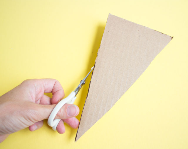 How to trim the edges of cardboard to make it straight