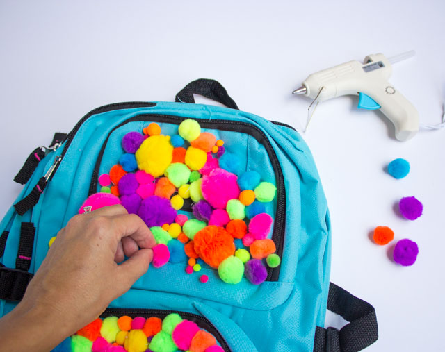 How to make a pom-pom backpack