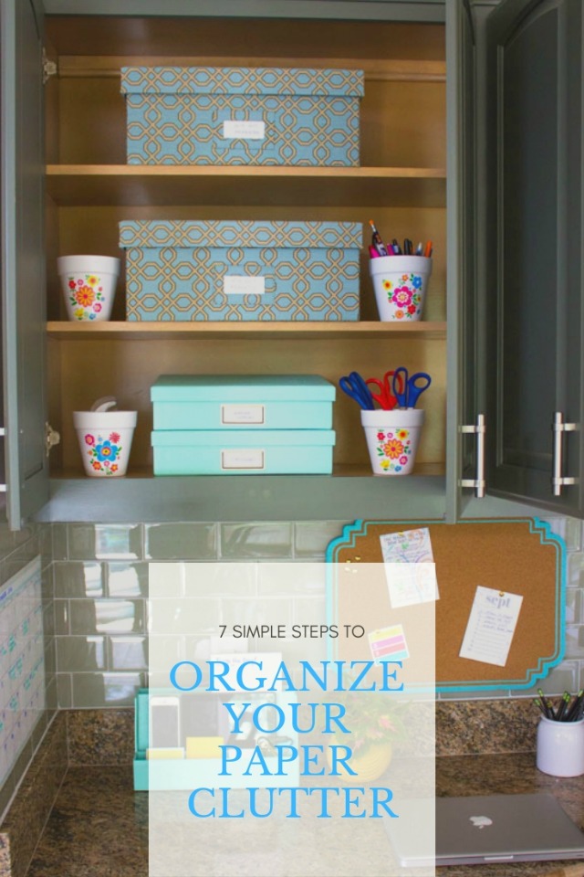 Simple tips for organizing and streamlining your paper clutter! #organizingtips #mariekondo #organizing Simple tips for organizing and streamlining your paper clutter! #organizingtips #mariekondo #organizing