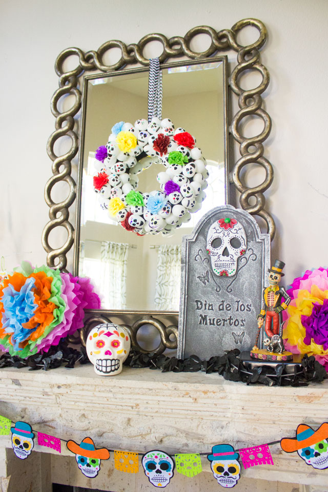 Love these ideas for colorful Day of the Dead (Dia de los Muertos) mantel decorations!