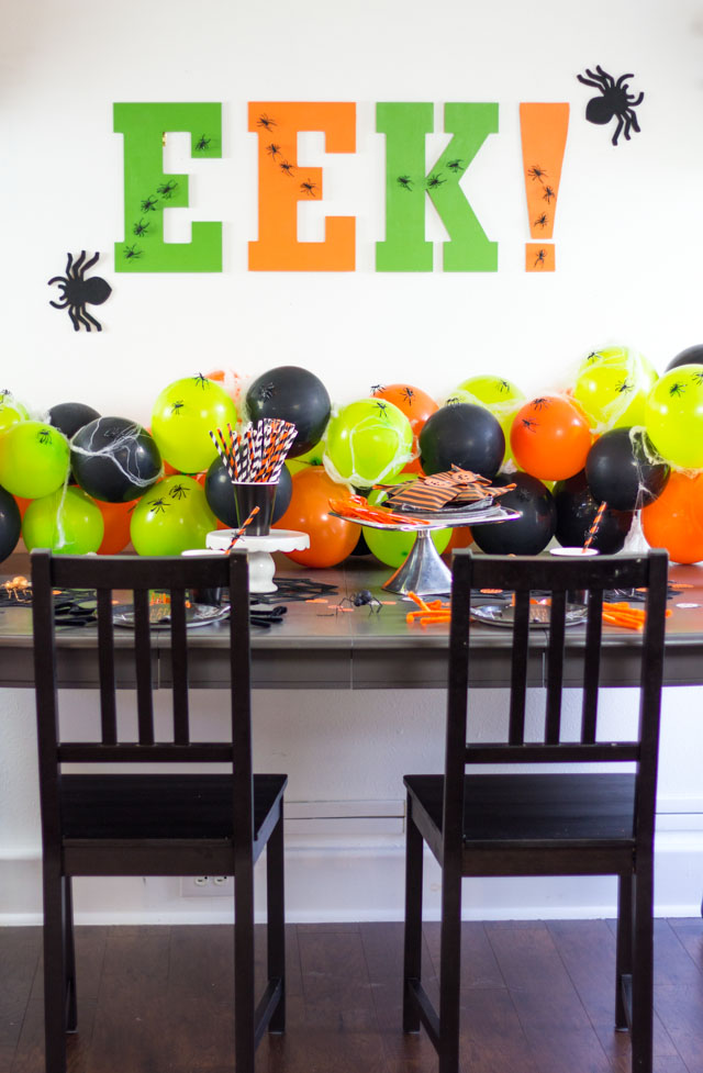 Simple ideas for a spider themed Halloween party!