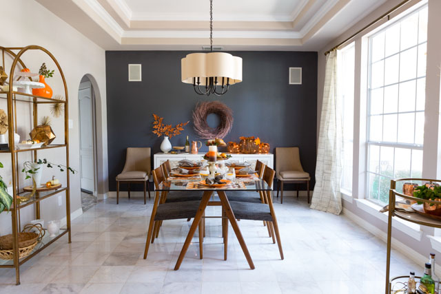 Gorgeous dining room decorated for fall and Thanksgiving!