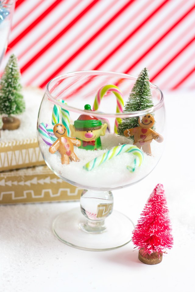 These mini Christmas terrariums are a simple and sweet version to making a snow globe!