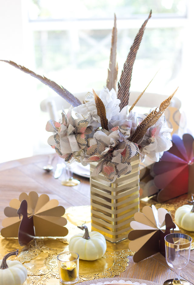 Can you believe this Thanksgiving centerpiece is made from paper napkins?!