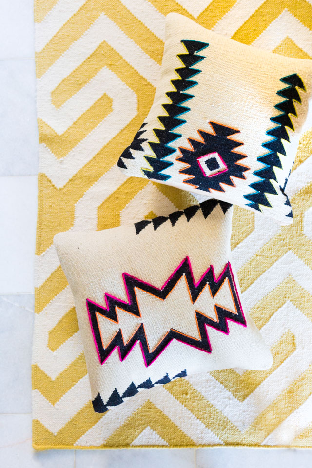 How to embroider on pillows with yarn